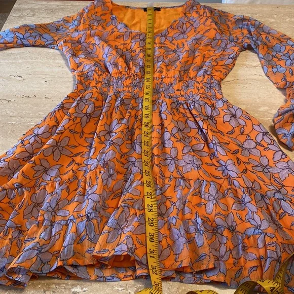 Cute Jessica Simpson dress with gathered sleeves, see measurements in photos - Picture 6 of 7